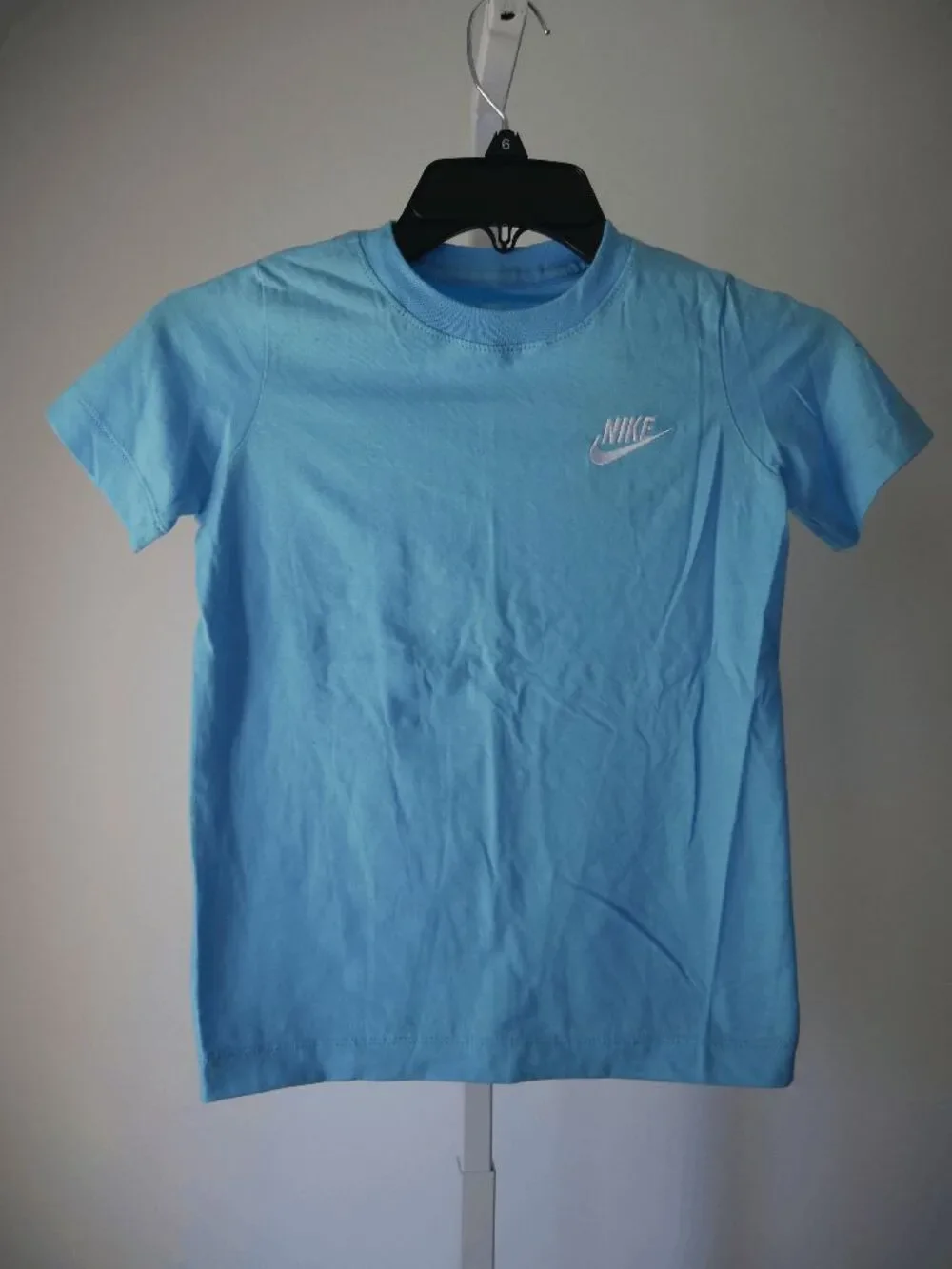 Nike Youth Boys Light Blue Graphic T-Shirt Size XS Short Sleeve Athletic Tee